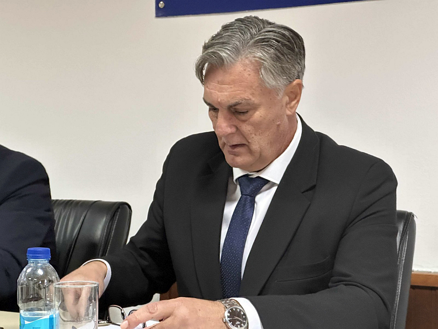 TРЕБИЊЕ, 25. ЈАНУАРА /СРНА/ - Директор Полиције Српске Синиша Кострешевић и министар унутрашњих послова Републике Српске Синиша Каран на конференцији за новинаре.