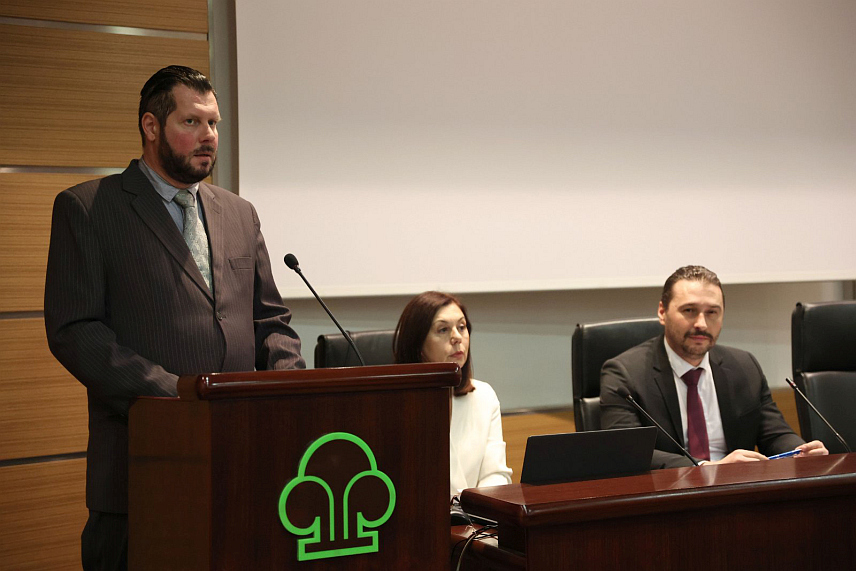 САРАЈЕВО, 26. ЈАНУАРА /СРНА/ - Директор Агенције за заштиту личних података у БиХ Драгољуб Рељић и помоћник директора Агенције Самира Чампара.