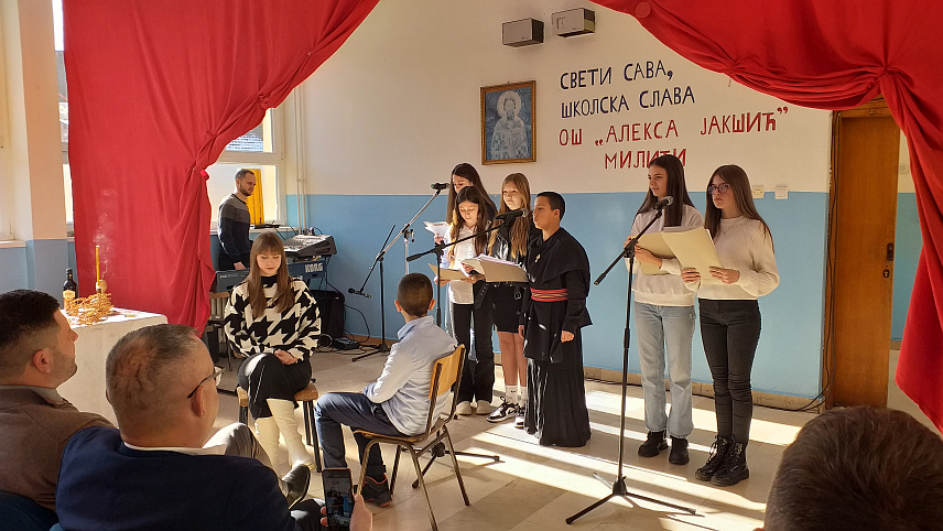 МИЛИЋИ, 26. ЈАНУАРА /СРНА/ - У милићкој Основној школи "Алекса Јакшић" одржана приредба и светосавска академија у част утемељивача Српске православне цркве и првог архиепископа Светога Саве.