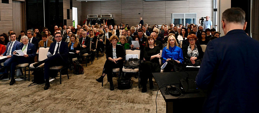 САРАЈЕВО, 26. ЈАНУАРА /СРНА/ - Владавина права кључна је за напредак БиХ на европском путу, поручено је са конференције у Сарајеву на којој су представљени резултати пројекта под називом "Европска подршка реформама правосуђа у БиХ".