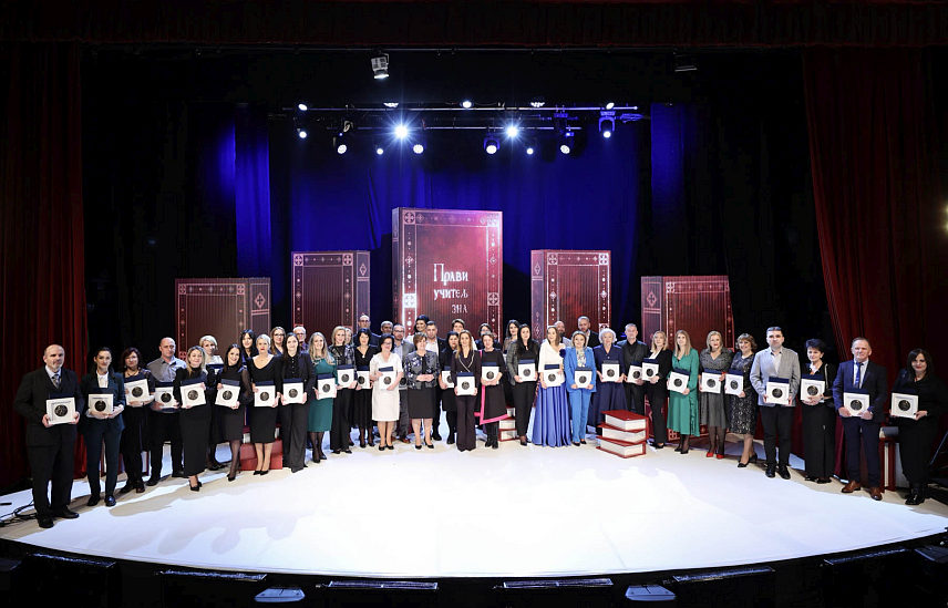 БАЊАЛУКА, 26. ЈАНУАРА /СРНА/ - Министар просвјете и културе Републике Српске Жељка Стојичић присуствовала је вечерас свечаној манифестацији "Наши учитељи" на којој је пети пут додијељена Светосавска награда истакнутим просвјетним радницима из предшколских установа, те основних и средњих школа.