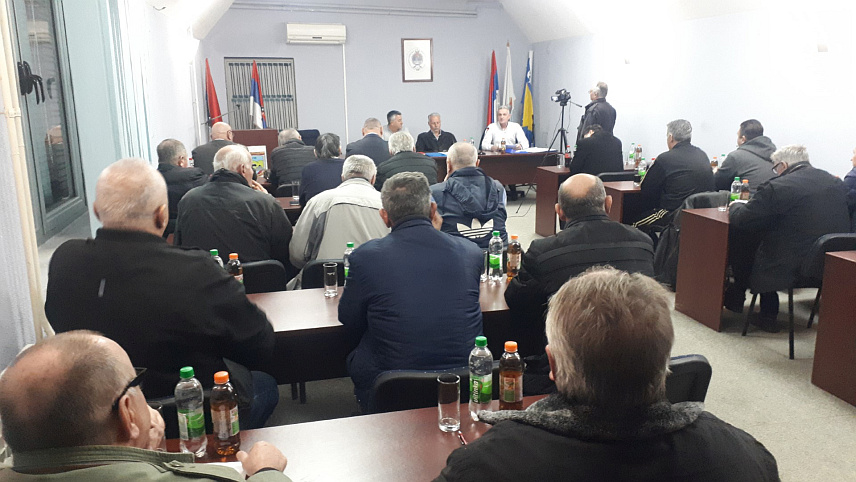 КОСTАЈНИЦА, 26. ЈАНУАРА /СРНА/ - У Костајници је основан Општински одбор Организације старјешина Војске Републике Српске /ВРС/, а за предсједника је изабран Љубомир Николић.