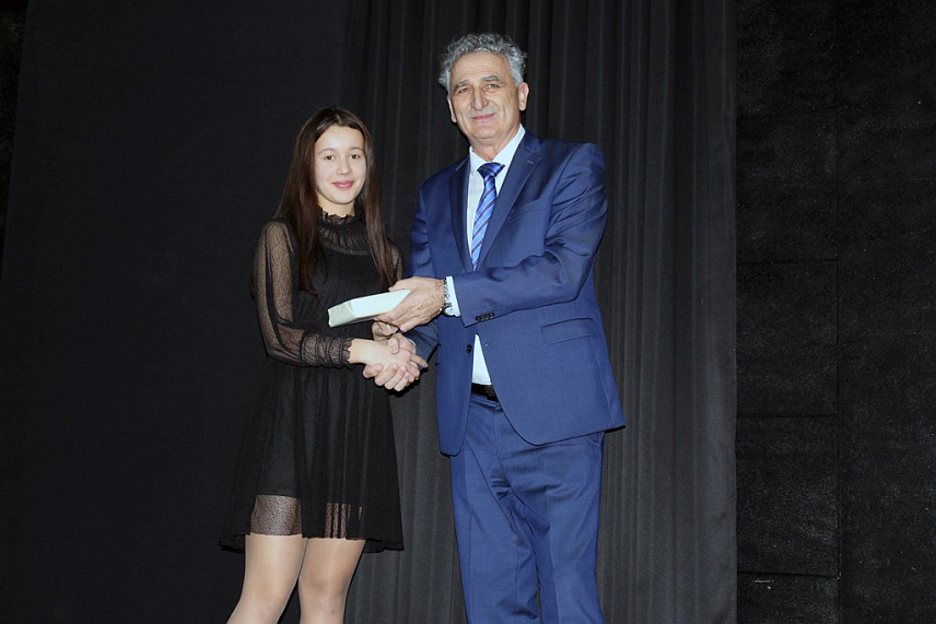 НЕВЕСИЊЕ, 27. ЈАНУАРА /СРНА/ - Светосавска академија одржана је у Центру за културу "Небојша Глоговац" у Невесињу, уз учешће духовника, умјетника, вокалних солиста и јавних радника у програму са културним и музичким садржајима и духовним поукама.