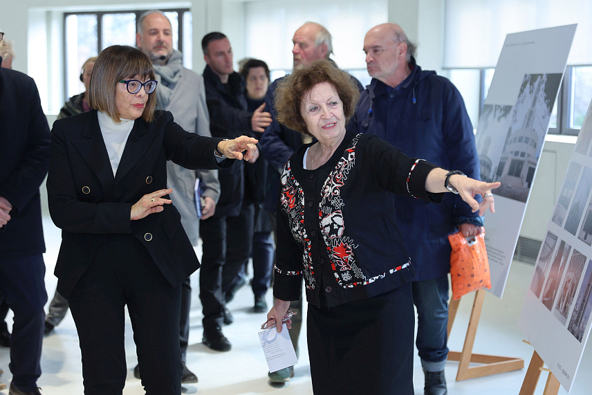 БЕОГРАД, 28. ЈАНУАРА /СРНА/ - Министар културе Србије Маја Гојковић данас је током посјете обновљеној Централној кули Меморијалног центра "Старо сајмиште" у Београду истакла да ће на овом мјесту, посвећеном сјећању на жртве Холокауста, можда већ сљедеће године бити стална поставка.