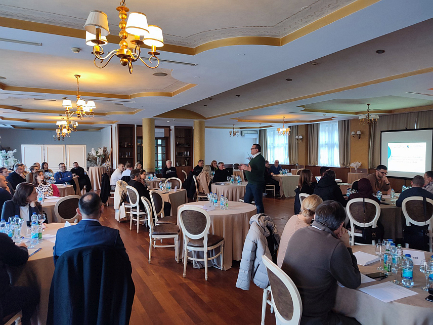 САРАЈЕВО, 29. ЈАНУАРА /СРНА/ - Централна изборна комисија /ЦИК/ БиХ од данас организује обавезну едукацију чланова општинских/градских изборних комисија, а прва је организована данас у Бихаћу.