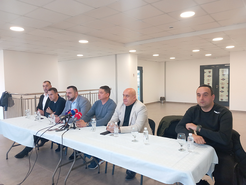ТРЕБИЊЕ, 29. ЈАНУАРА /СРНА/ -Прес конференција Спортско друштво "Леотар" - представници клубова.