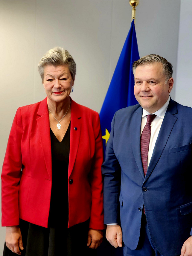 САРАЈЕВО, 29. ЈАНУАРА /СРНА/ -Замјеник министра иностраних послова у Савјету министара Јосип Бркић и комесара ЕУ за унутрашње послове Илве Јохансон данас у Бриселу.