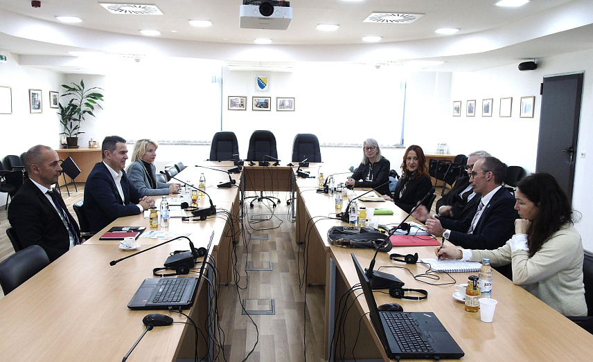 САРАЈЕВО, 30. ЈАНУАРА /СРНА/ - Званичници Цивипола, организације која дјелује под покровитељством француског МУП-а, током састанка са главним тужиоцем Тужилаштва БиХ Миланком Кајганићем у Сарајеву.