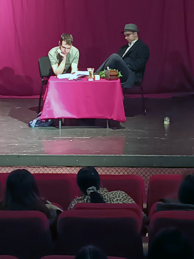 ЗВОРНИК, 31. ЈАНУАРА /СРНА/ - Позоришном представом "Јутро је паметније од ноћи", у извођењу "Дис сцене" Зворник, вечерас је у овом граду завршена "Светосавска недјеља", а јединствена порука је да ову духовну и културну манифестацију треба његовати, развијати, обогаћивати и чувати.