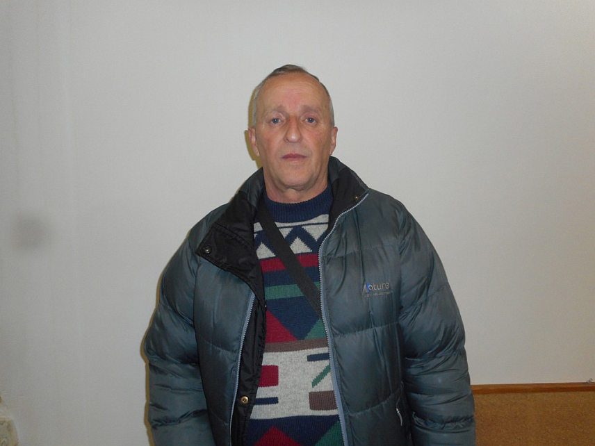 СРЕБРЕНИЦА, 4. ЈАНУАРА /СРНА/ - Удружење обољелих од мултипле склерозе регије Бирач обезбиједило је и уручило новогодишње, односно божићне пакетиће за 42 двоје дјеце чланова Удружења, рекао је Срни предсједник Удружења Милан Стјепановић.