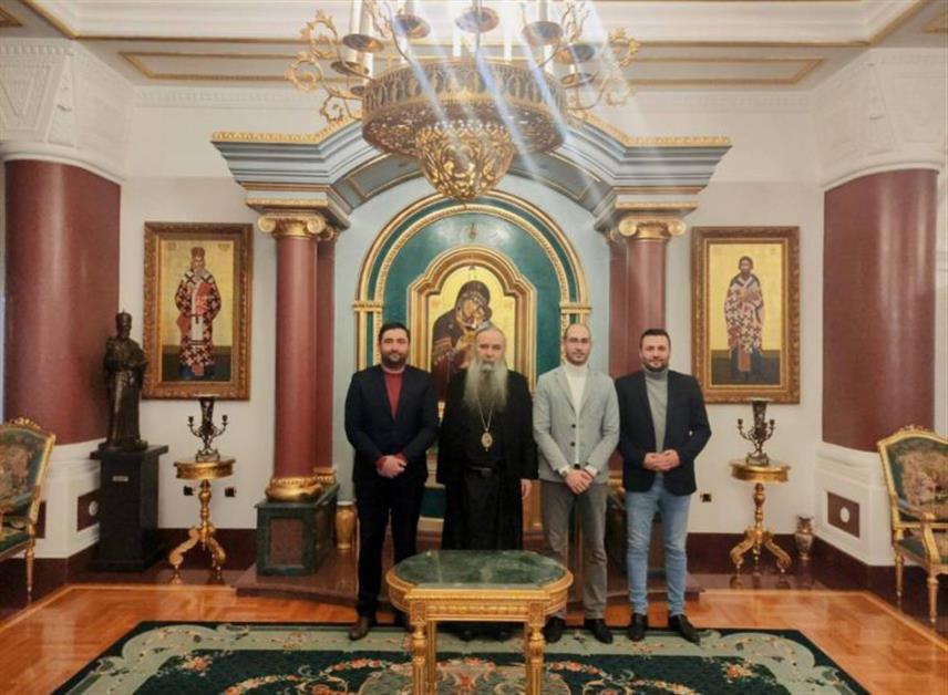 БИЈЕЉИНА, 4. ЈАНУАРА /СРНА/ - Његово преосвештенство епископ зворничко-тузлански Фотије примио је градоначелника Бијељине Љубишу Петровића.