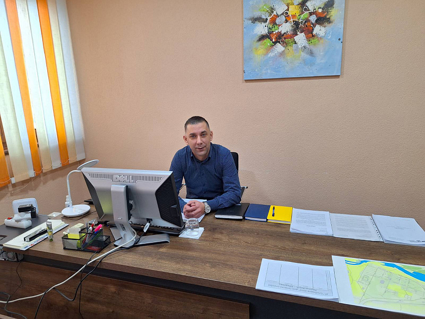 ШАМАЦ, 4. ЈАНУАРА /СРНА/ - Комунално предузеће "Слободна зона" из Шамца повећало је број корисника за одвоз смећа у сеоским мјесним заједницама због чега је повећана и наплата усљед чега су дуговања смањена за око 50 одсто, изјавио је Срни директор Ђорђе Кертић.