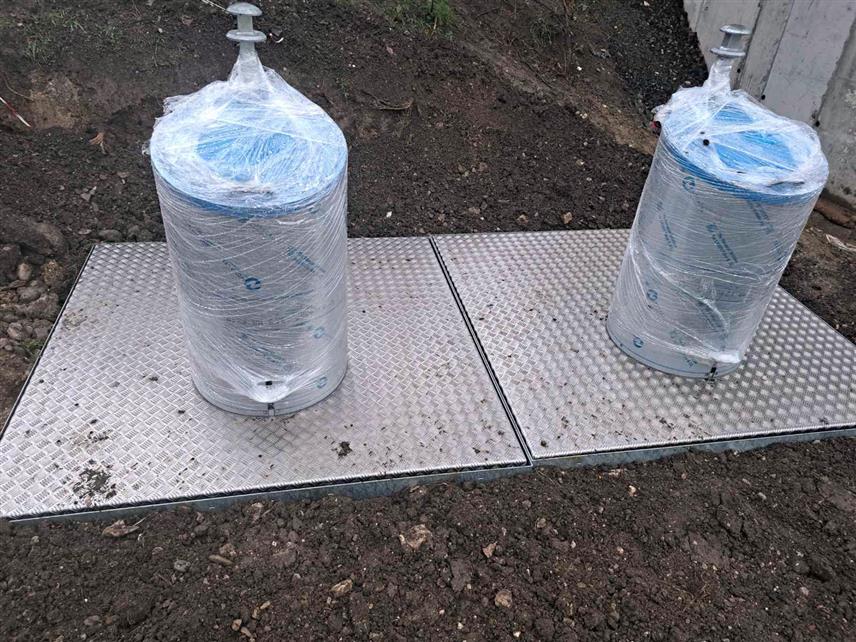 БАЊАЛУКА, 5. ЈАНУАРА /СРНА/ - У Романијској улици у бањалучком насељу Паприковац ријешен је проблем са смећем који мјесецима мучи мјештане, док позитивног одговора из Градске управе није било.