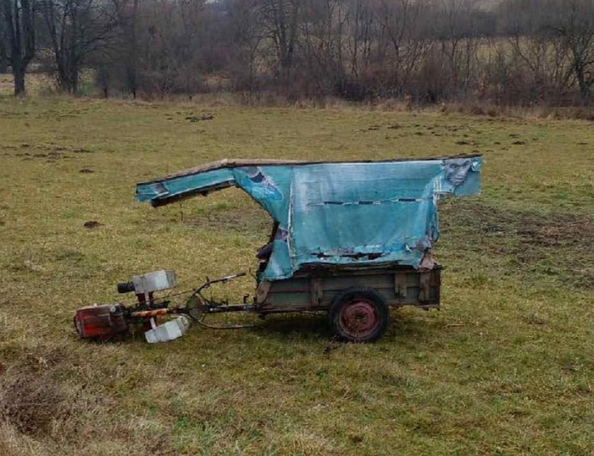 ПОДГОРИЦА, 5. ЈАНУАРА /СРНА/ - Седамдесетогодишњи Б.Р. погинуо је возач прилиликом превртања мотоку-лтиватора у селу Петњик код Берана, саопштила је Служба заштите и спасавања у том граду на сјеверу Црне Горе.