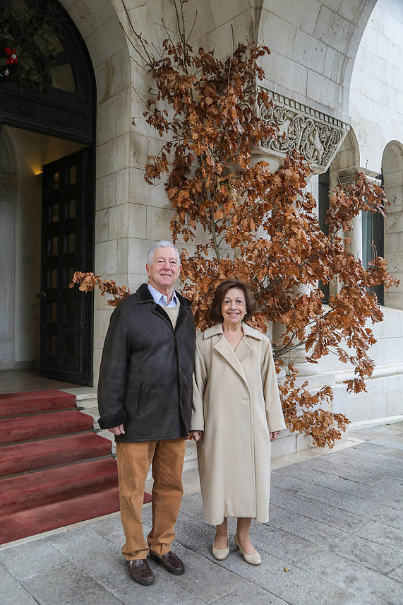 БЕОГРАД, 6. ЈАНУАРА /СРНА/ - Принц Александар и принцеза Катарина Карађорђевић честитали су Божић грађанима Србије, Републике Српске и свим људима широм свијета који овај празник славе по јулијанском календару.