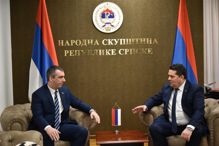 БАЊАЛУКА, 8. ЈАНУАРА /СРНА/ - Предсједници парламената Републике Српске Ненад Стевандић и Србије Владимир Орлић истакли су да што прије треба зауставити штетну политику опструкција које блокирају инвестиције.