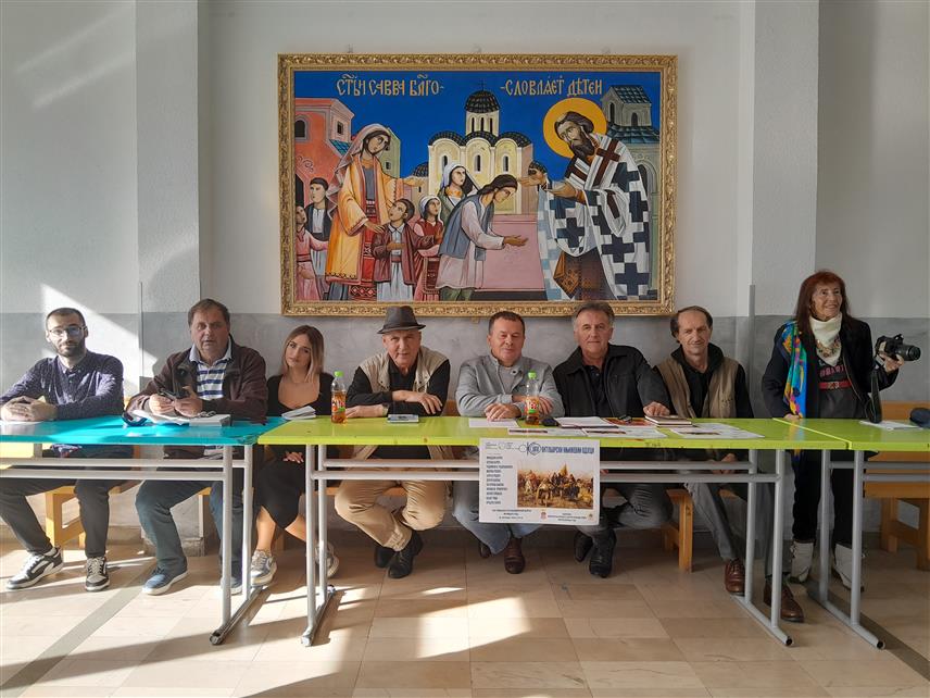 МРКОЊИЋ ГРАД, 10. ОКТОБРА /СРНА/ - У Мркоњић Граду данас је у просторијама Гимназије одржана традиционална манифестација Октобарски књижевни одјеци "Око" посвећена страдању Срба са подручја западне Крајине у јесен 1995. године.	