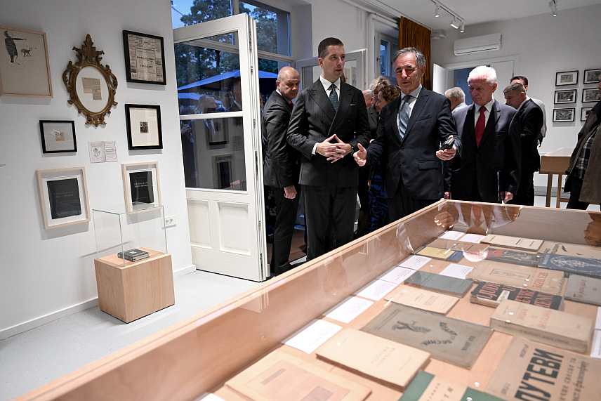 ЗАГРЕБ, 10. ОКТОБРА /СРНА/ - Српски културни центар отворен је вечерас у Загребу у присуству министра спољних послова Србије Марка Ђурића, представника Владе Хрватске, градских власти и српске заједнице.