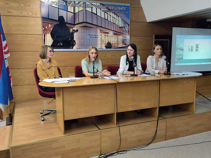 БИЈЕЉИНА, 10. ОКТОБРА /СРНА/ - Најчешћи проблеми на које се млади жале су анксиозност, депресија, проблеми са понашањем, са пажњом, често самоповређивање и вршњачко насиље, изјавила је психолог Александра Радановић на панелу који је вечерас одржан у Бијељини.