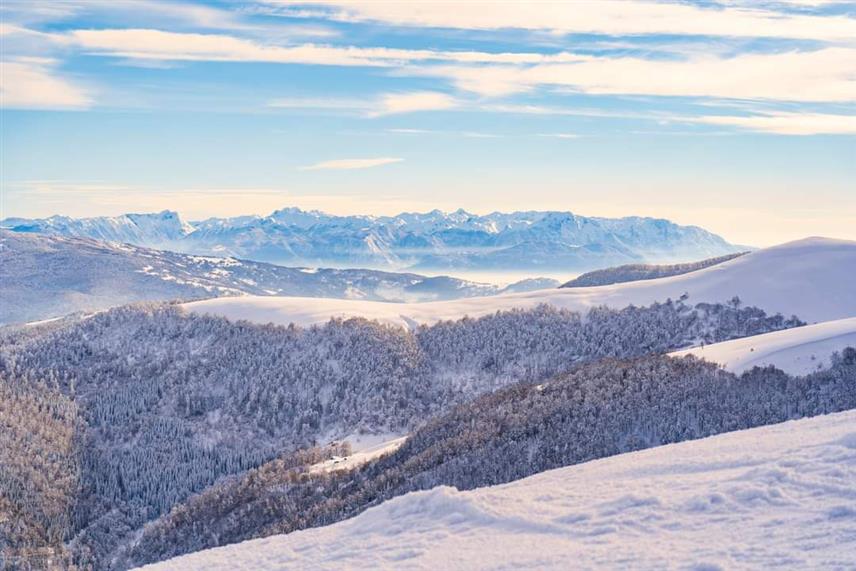 БАЊАЛУКА, 11. ОКТОБРА /СРНА/ - Свјетска метеоролошка организација објавила је 75 фотографија које су ушле у финални избор за календар за 2025. годину, међу којима је и фотографија херцеговачке планине Прењ.	