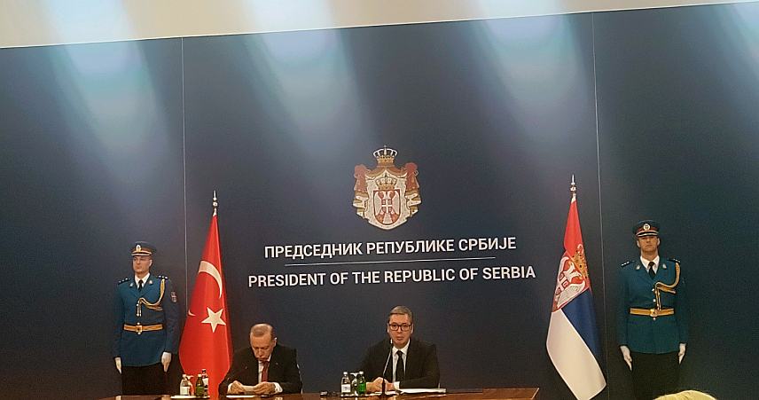 БЕОГРАД, 11. ОКТОБРА /СРНА/ - У Београду је потписано више билатералних споразума између Србије и Турске који ће значајно унаприједити односе двије земље у бројним областима, а потписивању споразума присуствовали су предсједници Србије Александар Вучић и Турске Реџеп Тајип Ердоган.