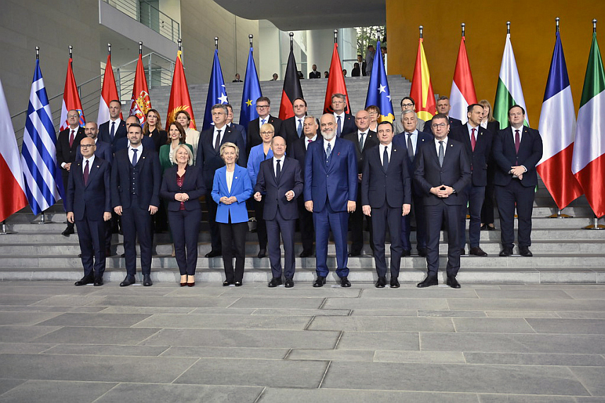 БЕРЛИН, 14. ОКТОБРА /СРНА/ - Предсједавајућа Савјета министара Борјана Кришто учествовала је на самиту представника земаља западног Балкана и ЕУ у оквиру Берлинског процеса.