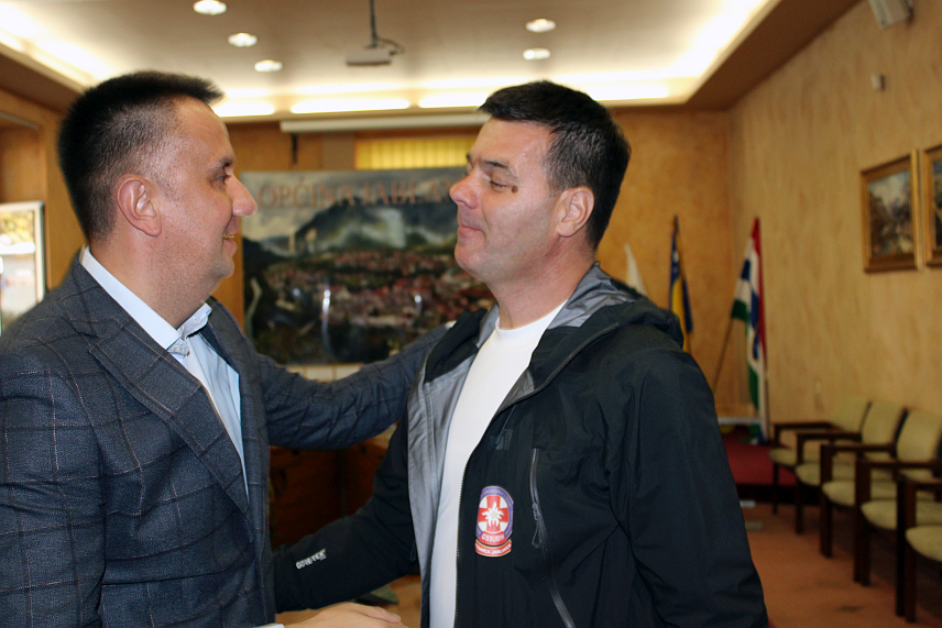 ЈАБЛАНИЦА, 14. ОКТОБРА /СРНА/ - Министар енергије, рударства и индустрије Федерације БиХ Ведран Лакић и начелник општине Јабланица Дамир Шабановић.