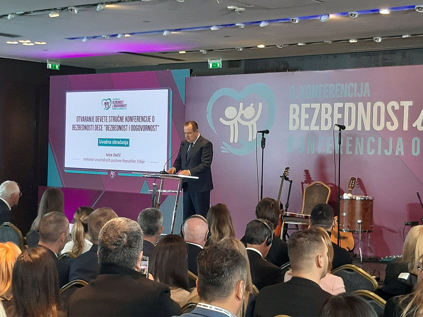 БЕОГРАД, 16. ОКТОБРА /СРНА/ - Министар унутрашњих послова Србије Ивица Дачић на скупу под називом "Безбједност и одговорност 2024", којем су присуствовали представници МУП-а Републике Српске, Црне Горе и других земаља региона, али и америчког ФБИ.