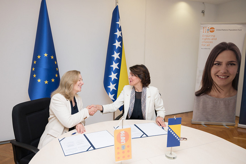САРАЈЕВО, 16. ОКТОБРА /СРНА/ - У Сарајеву је потписан Меморандум о разумијевању између Популационог фонда УН /УНФПА/ у БиХ и Дирекције за европске интеграције /ДЕИ/ БиХ