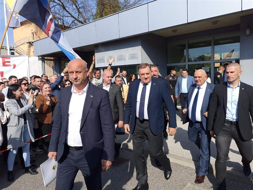 САРАЈЕВО, 16. ОКТОБРА /СРНА/ - У Суду БиХ завршено је рочиште предсједнику Републике Српске Милораду Додику и в.д. директора Службеног гласника Милошу Лукићу. Фото - Борислав Здриња/