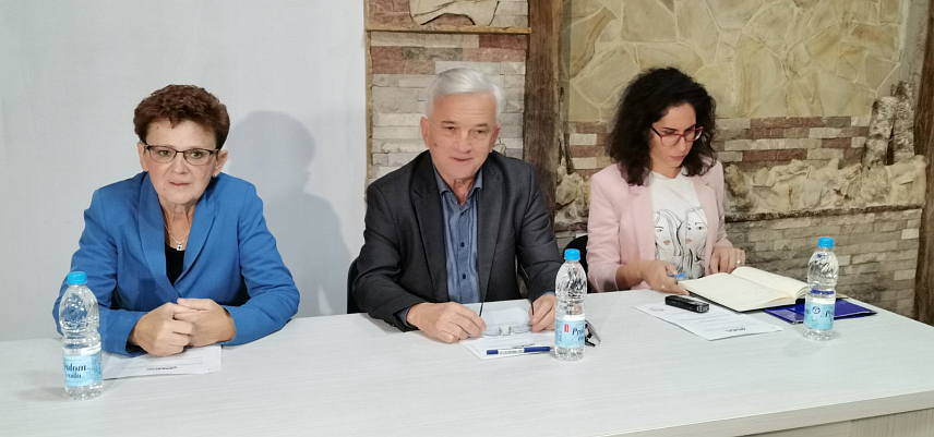 ДОБОЈ, 16. OKТОБРА /СРНА/ - Предсједник ДЕМОС-а Недељко Чубриловић на конференцији за новинаре у Добоју.