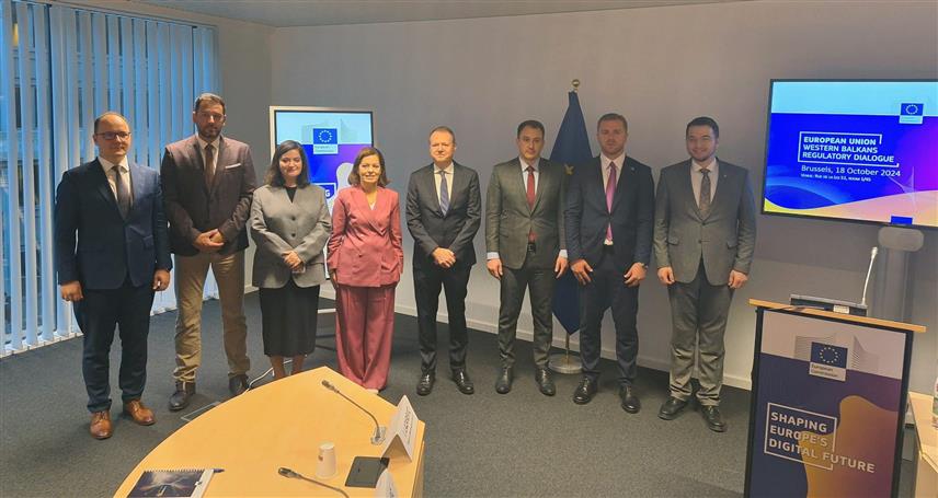 БАЊАЛУКА, 18. ОКТОБРА /СРНА/ - Учесници округлог стола у оквиру Регулаторног дијалога о дигиталној трансформацији између ЕУ и земаља западног Балкана.