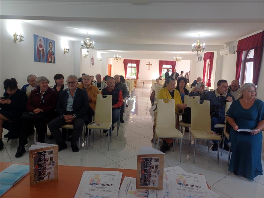 БРОД, 19. ОКTОБРА /СРНА/ - У Броду је данас одржано пето Покровско пјесничко саборовање, на којем су учешће узели пјесници из региона, у организацији Црквене општине Брод и Српског књижевног клуба "Вихор" из Дервенте.