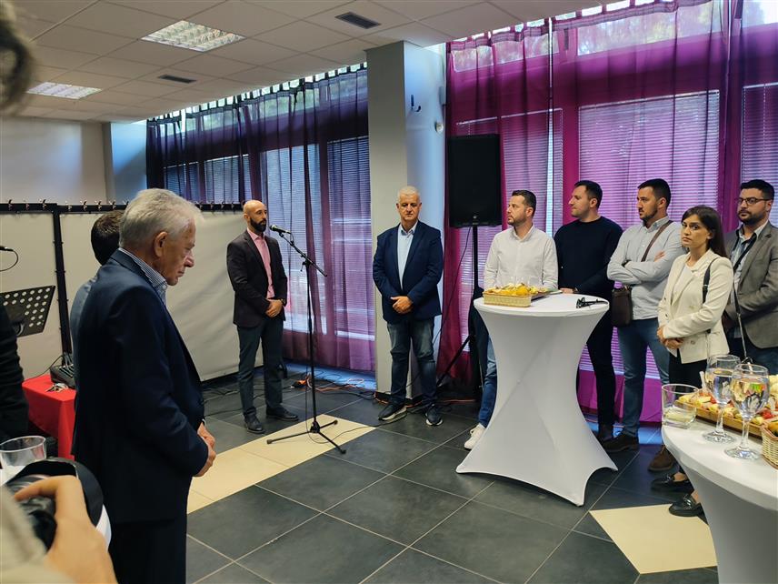 ГРАДИШКА, 1. ОКТОБРА /СРНА/ - Радио-телевизија Градишка обиљежила је данас 45 година емитовања радијског програма.