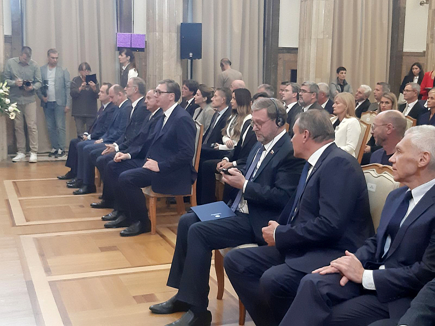 БЕОГРАД, 20. ОКТОБРА /СРНА/ - У Београду је, у присуству предсједника Србије Александра Вучића и премијера Републике Српске Радована Вишковића, отворена изложба "Војна дипломатија на путу ка слободи" поводом 80 година од ослобођења Београда од нацистичке окупације.