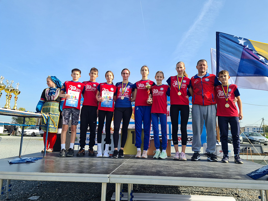 ПРЊАВОР, 20. ОКТОБРА /СРНА/ - Атлетски клуб /АК/ "Прњавор" освојио је четири шампионске и двије вицешампионске титуле на Првенству БиХ у Дервенти.