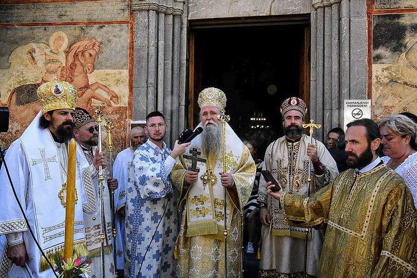 ПОДГОРИЦА, 20. ОКТОБРА /СРНА/ - Светом архијерејском литургијом и свечаним програмом данас је у манастиру Морача прослављено 450 година обнове ове немањићке лавре.