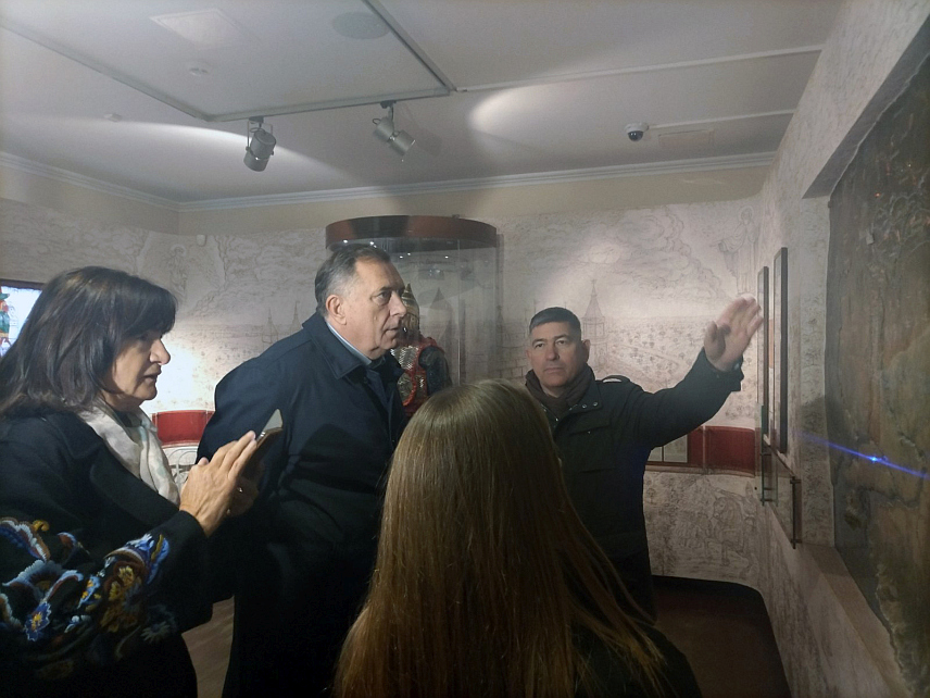 СВИЈАЖСК, 21. ОКТОБРА /СРНА/ - Предсједник Републике Српске Милорад Додик обишао је данас главну зграду Историјског музеја Свијажск.
