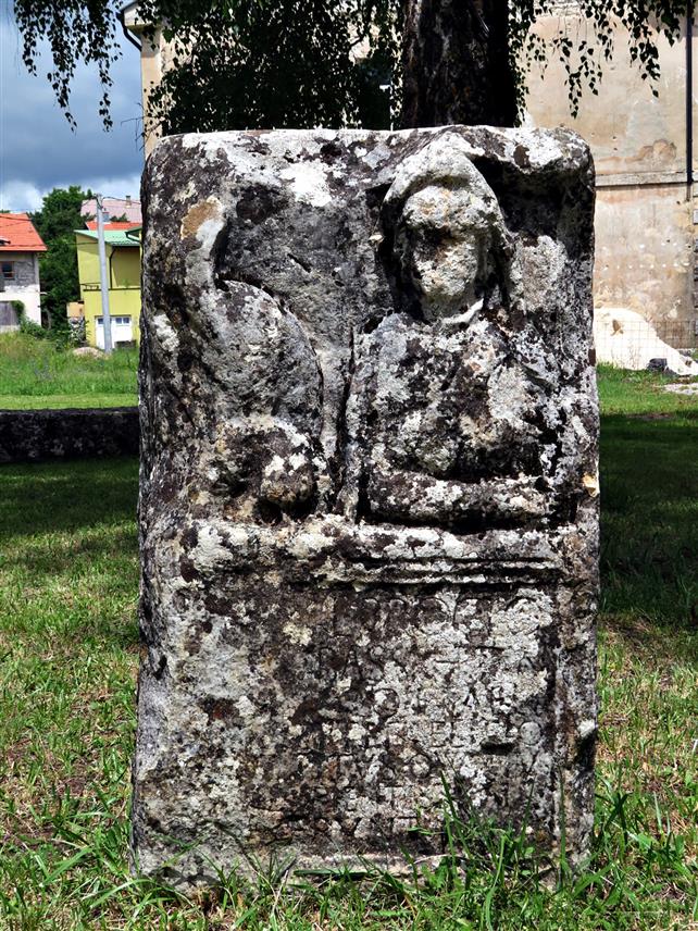 ГЛАМОЧ, 21. ОКТОБРА /СРНА/ - У Гламочу постоје несвакидашње атракције и природни феномени, попут ријеке која тече "узбрдо" и највишег надгробног споменика на Балкану.	