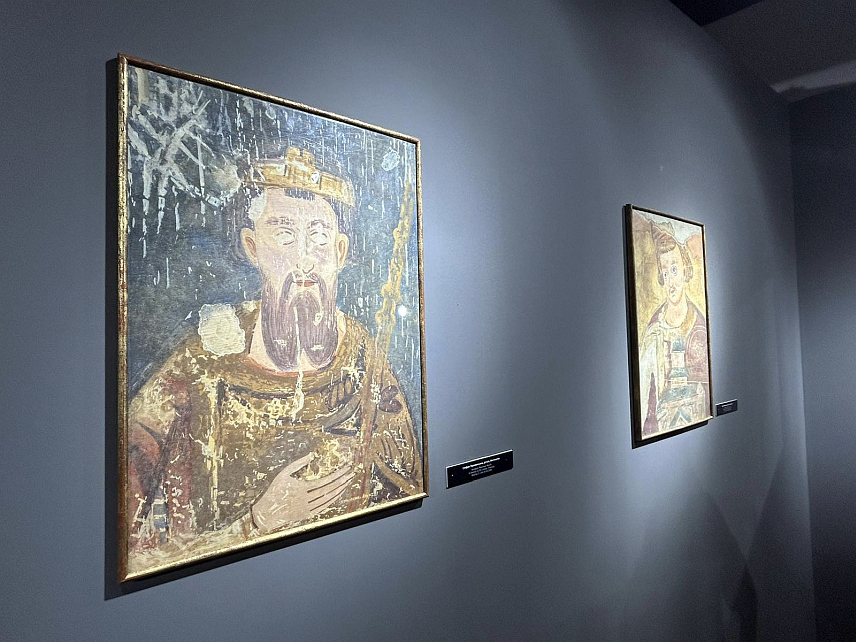 БАЊАЛУКА, 22. ОКТОБРА /СРНА/ - У Музеју Републике Српске данас је отворена изложба 24 портрета српских средњовјековних владара који се налазе на фрескама манастира у Србији.