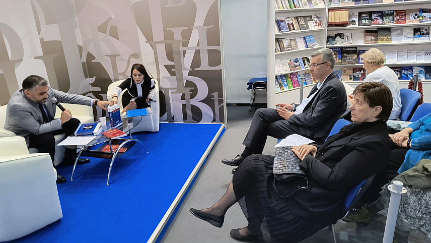 БЕОГРАД, 22. ОКТОБРА /СРНА/ - На штанду Републике Српске на Сајму књига у Београду данас је промовисан Календар Српског просвјетног и културног друштва /СПКД/ "Просвјета" Главни одбор Источно Сарајево за 2021/22. годину.