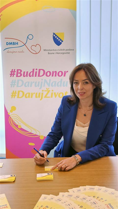 САРАЈЕВО, 22. ОКТОБРА /СРНА/ - Министар цивилних послова у Савјету министара Дубравка Бошњак истакла је да даривање органа није само медицински успјех, већ и хуман чин који спасава животе и да је зато важно да сви заједно раде на подизању свијести о значају даривања органа у БиХ.
