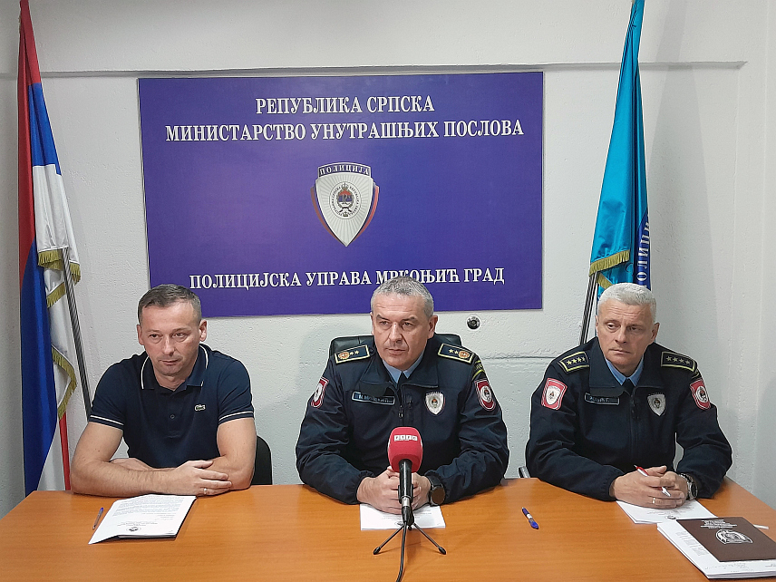 МРКОЊИЋ ГРАД, 23. ОКТОБРА /СРНА/ - На подручју које оперативно покрива Полицијска управа Мркоњић Град у протеклих девет мјесеци евидентирано је 125 кривичних дјела, што је 13,8 одсто мање у односу на исти период лани, речено је на конфереенцији за новинаре ове управе.