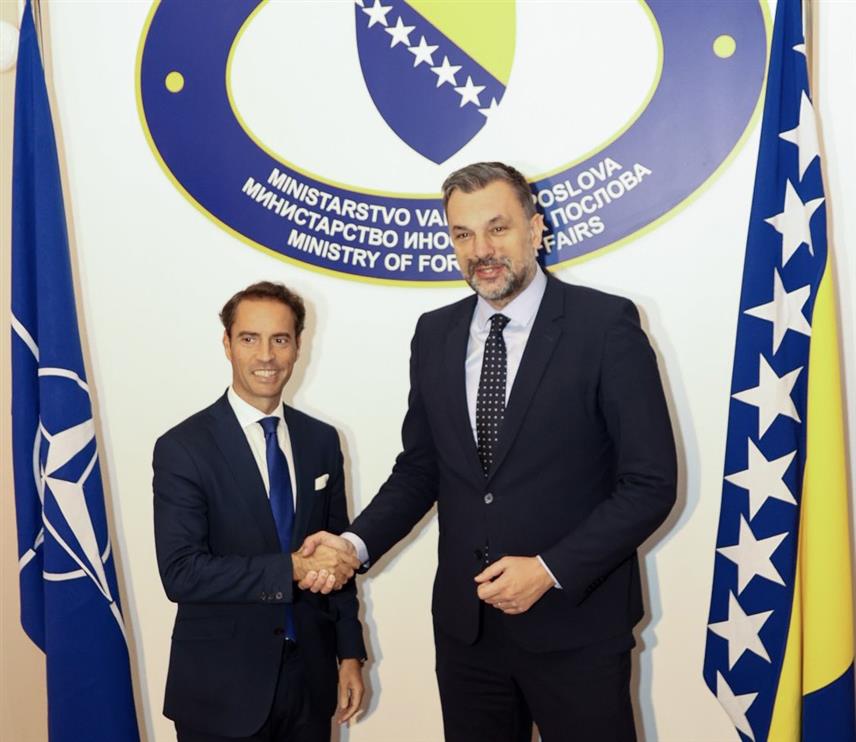 САРАЈЕВО, 23. ОКТОБРА /СРНА/ - Министар иностраних послова у Савјету министара Елмедин Конаковић и делегација НАТО разговарали су данас у Сарајеву о сарадњи БиХ и НАТО-а, политичкој и безбједносној ситуацији у БиХ и региону, као и значају организације "НАТО партнерског 360 симпозијума 2024".