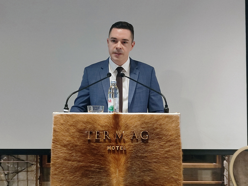 ЈАХОРИНА , 24. ОКТОБРА /СРНА/ - На Јахорини је данас почело 18. Савјетовање из области грађанског права којем присуствује и министар правде Републике Српске Милош Букејловић, који је истакао да је ово прилика да Министарство добије информације са терена како би се могла разматрати и предлагати евентуална законска рјешења.