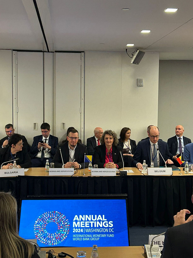 САРАЈЕВО/ВАШИНГТОН, 25. ОКТОБРА /СРНА/ - Гувернер Централне банке БиХ Јасмина Селимовић у Вашингтону присуствује годишњим састанцима ММФ-а и Свјетске банке.