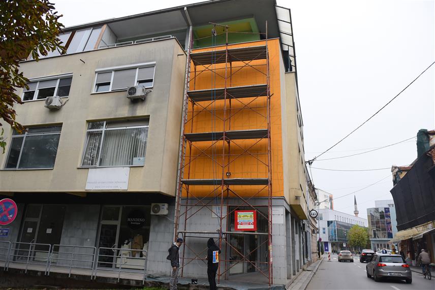 ПРИЈЕДОР, 29. ОКТОБРА /СРНА/ - У Приједору је данас почело осликавање новог мурала, једанаестог у оквиру пројекта "Приједор - град мурала", а добитник овогодишње награде "Паола де Манинкор" је умјетник Пабло Астраин из Шпаније.