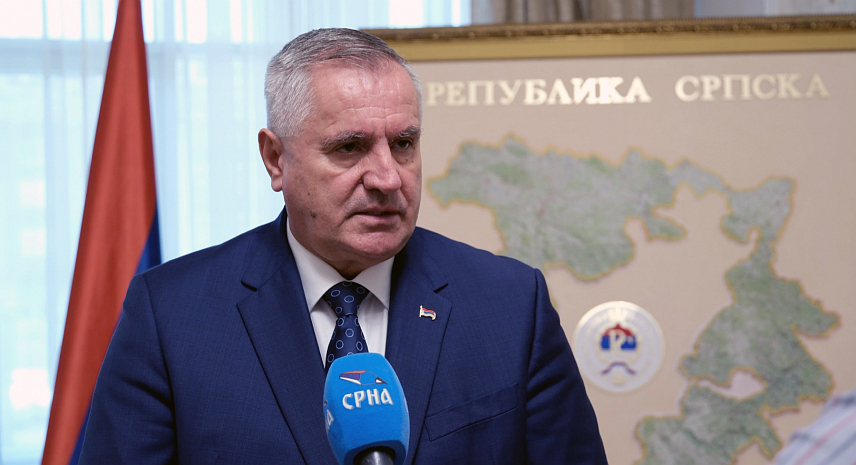 БАЊАЛУКА, 29. ОКТОБРА /СРНА/ - Предсједник Владе Републике Српске Радован Вишковић изјавио је Срни да ће у наредних седам дана бити одржана тематска сједница Владе посвећена раду свих јавних предузећа.