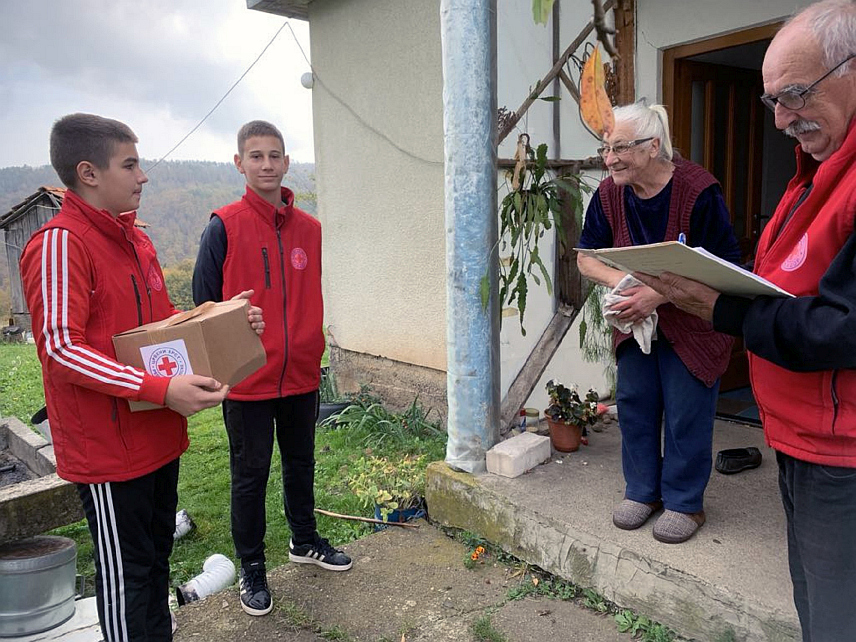 ПРЊАВОР, 29. ОКТОБРА /СРНА/ - Градска организација Црвенoг крста /ГО ЦК/ Прњавор данас је почела подјелу прехрамбених пакета које је донирала Влада Републике Српске за 50 корисника са подручја Прњавора који се налазе у стању социјалне потребе.