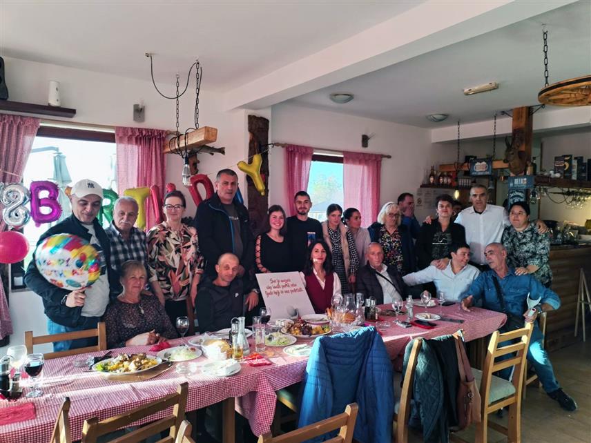 ИСТОЧНО САРАЈЕВО, 29. ОКТОБРА /СРНА/ - У Источном Сарајеву данас је на изборној скупштини Удружења обољелих од мултипла склерозе Сарајевско-романијске регије потврђен нови мандат старом руководству.